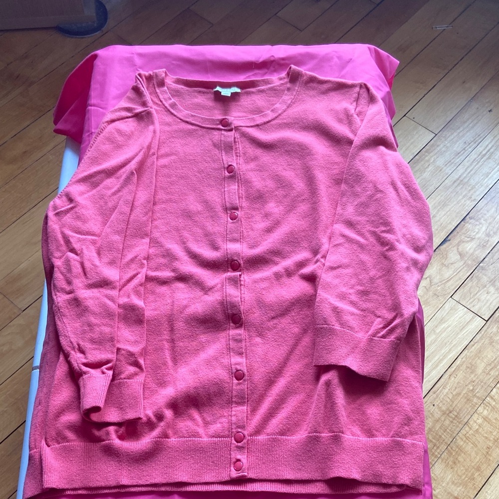 Talbot’s 3/4 Sleeve Coral hue Cardigan size L